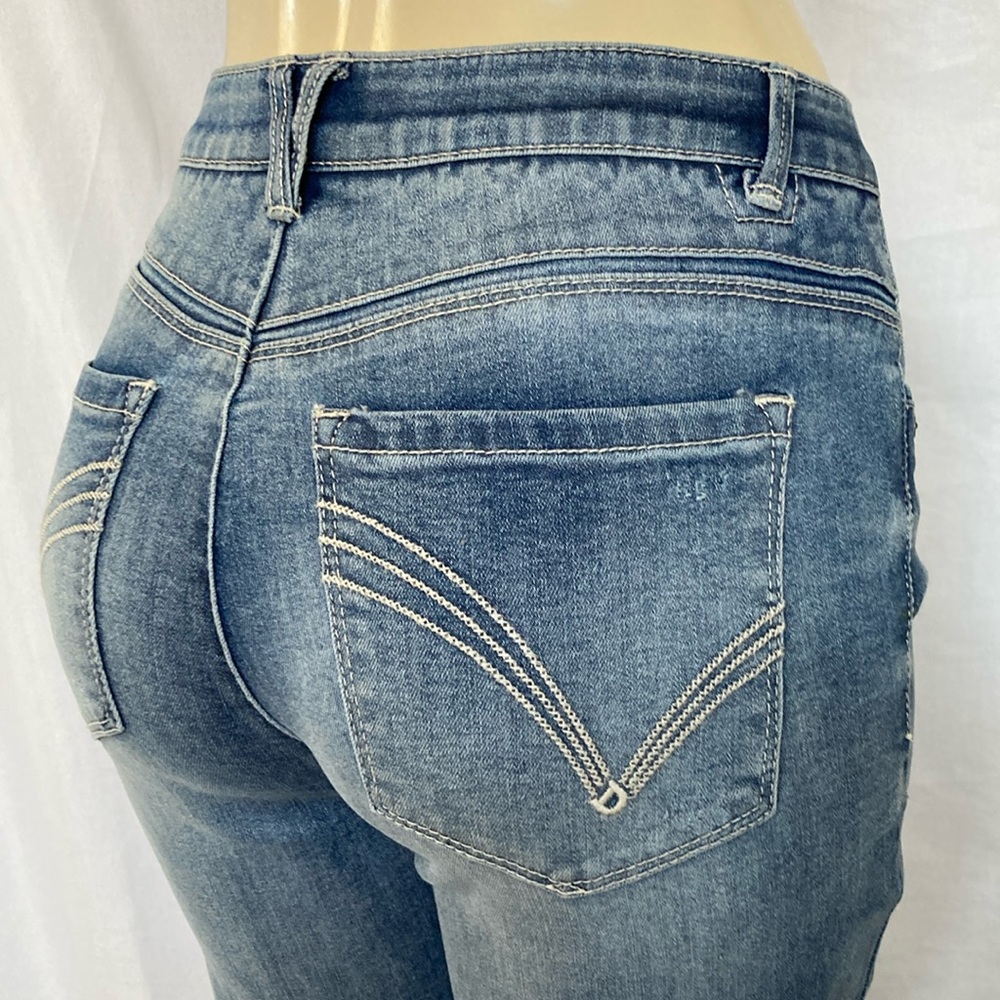 DEMOCRACY Jeans Women’s Tummy Control Size 6 Ankle Cropped Embroidered NWOT